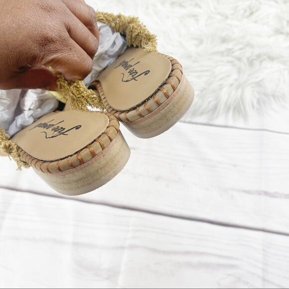 Free People Women's Leather Newport Flat with Fringe Detail in Tan Size 41‎ - Picture 7 of 8
